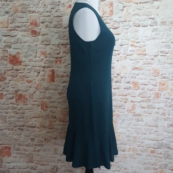 New Vince Camuto Vneck Sleeveless Dress - Picture 3 of 8